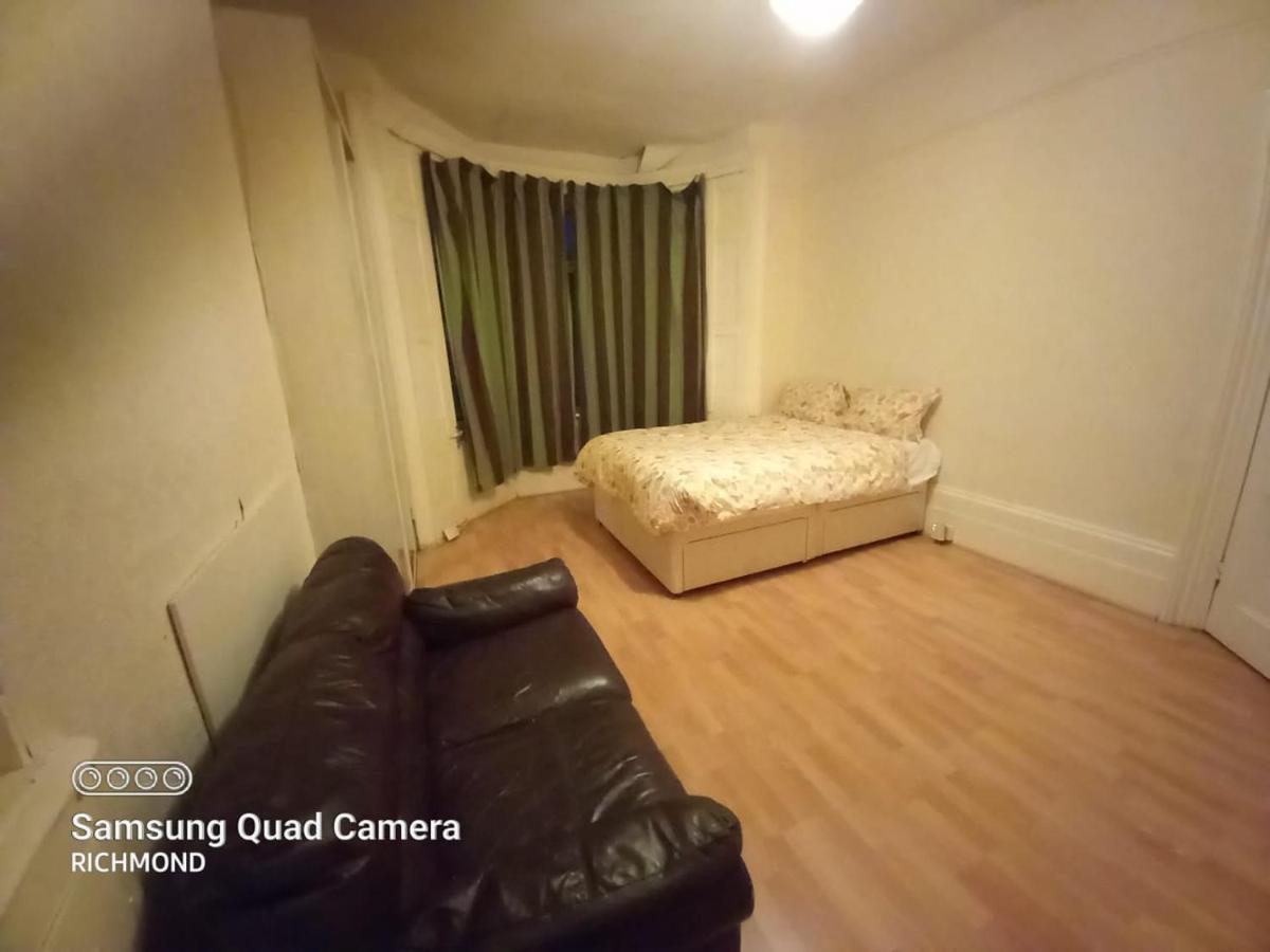 Elmdene Road - Large Room London Exterior foto